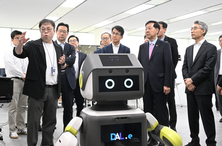 Read more about the article 정부정책리포트, AI로봇·자율주행 집중 투자 전략